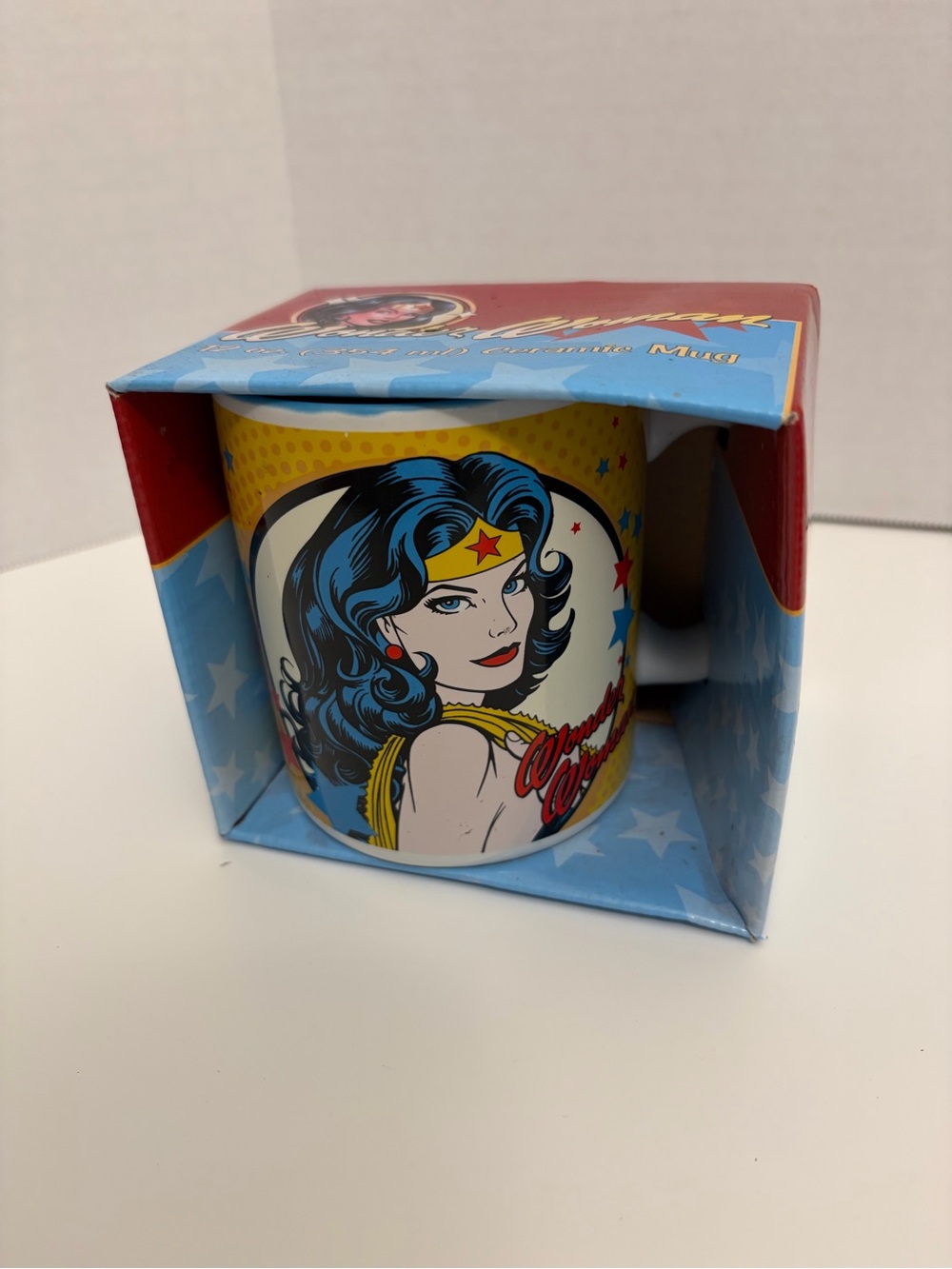 Vandor DC Comics Wonder Woman 12 oz. Ceramic Mug - NIB